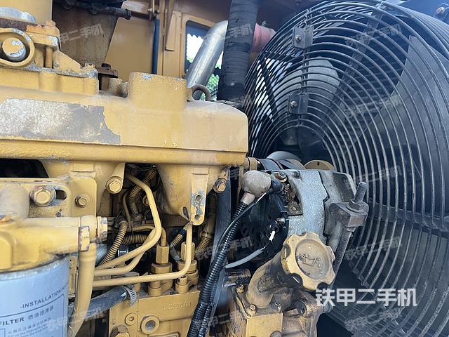 发动机右侧（整机外观及大件）