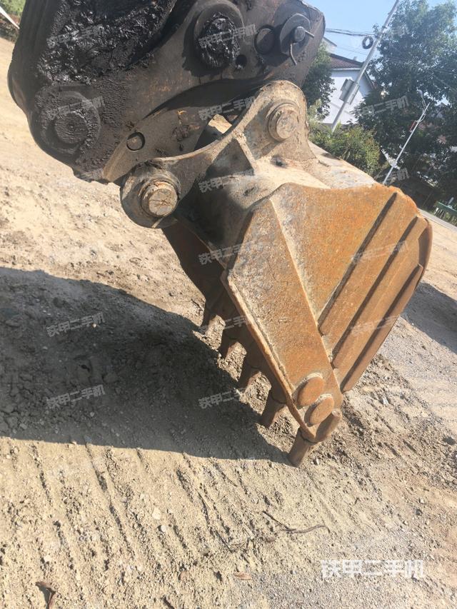 鏟斗右后整體（工作和回轉(zhuǎn)裝置）