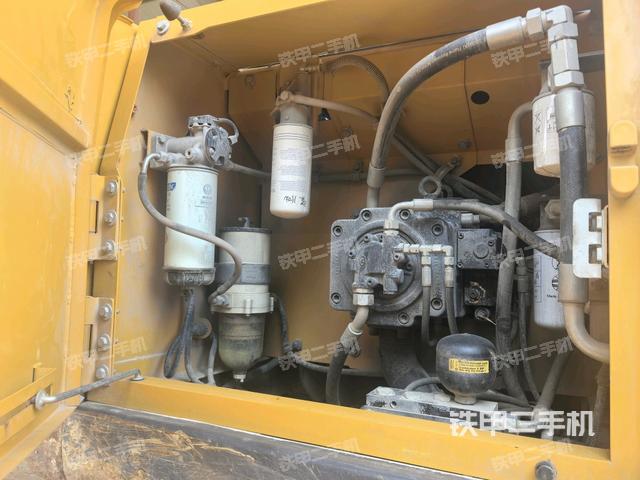 液壓泵斜45?右（大件艙室）