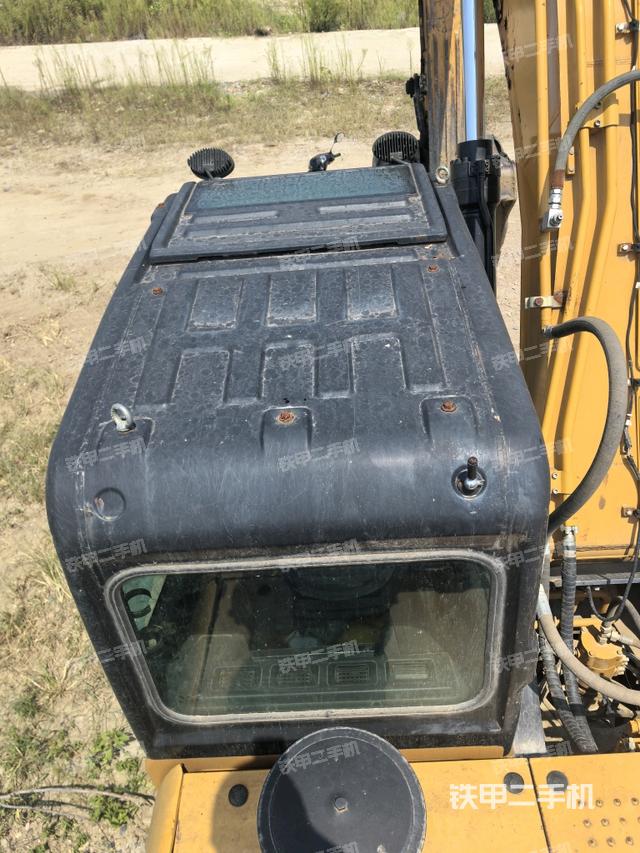 駕駛室頂部俯視（上車(chē)部件）