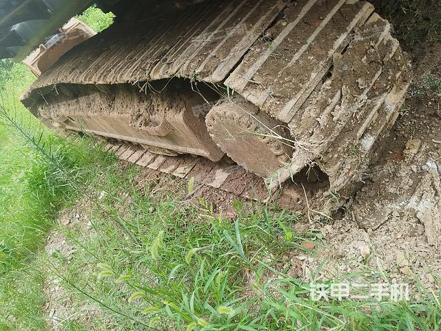 单侧履带整体(整机外观) 单侧履带整体(整机外观)