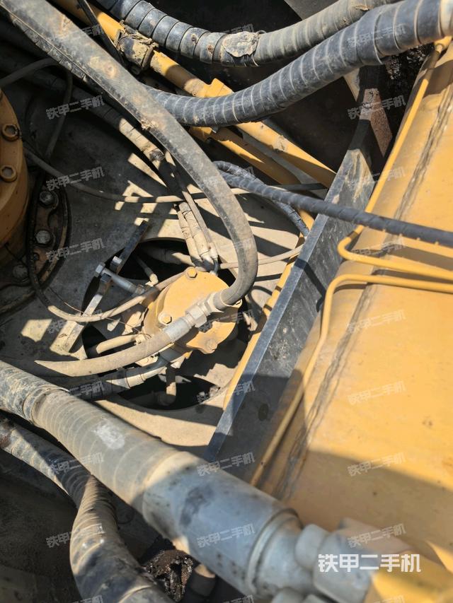 中央回轉(zhuǎn)接頭特寫（上車部件）