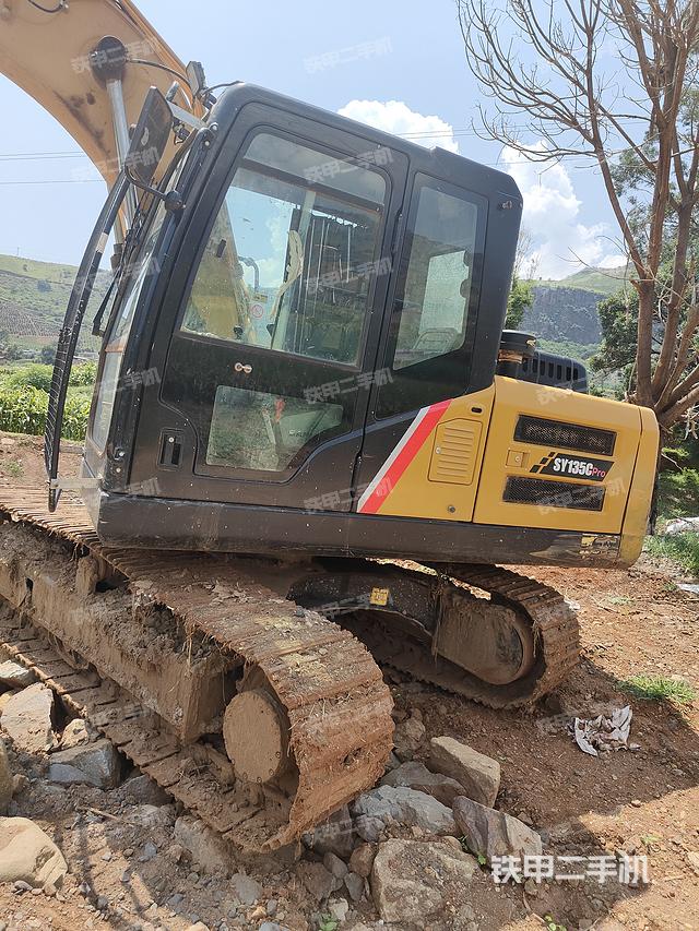 駕駛室整體（整機(jī)外觀）