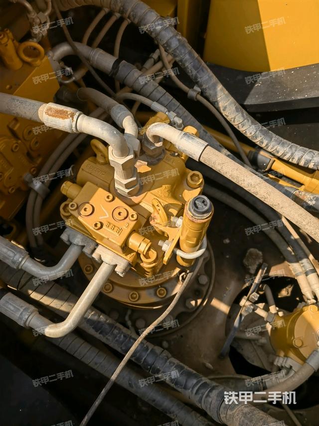 回轉(zhuǎn)馬達(dá)（上車部件）