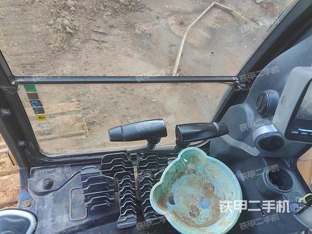 駕駛室整體（整機(jī)外觀）