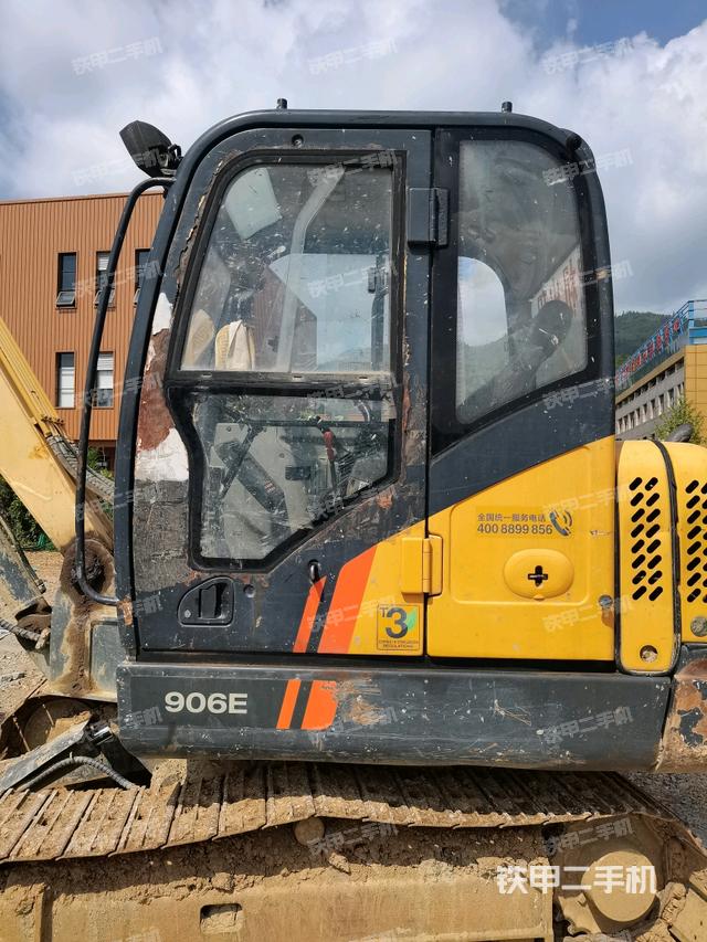 ?駕駛室正側(cè)(駕駛室部分) ?駕駛室正側(cè)(駕駛室部分)