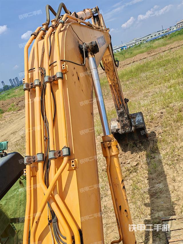 现代R225LC-7挖掘机