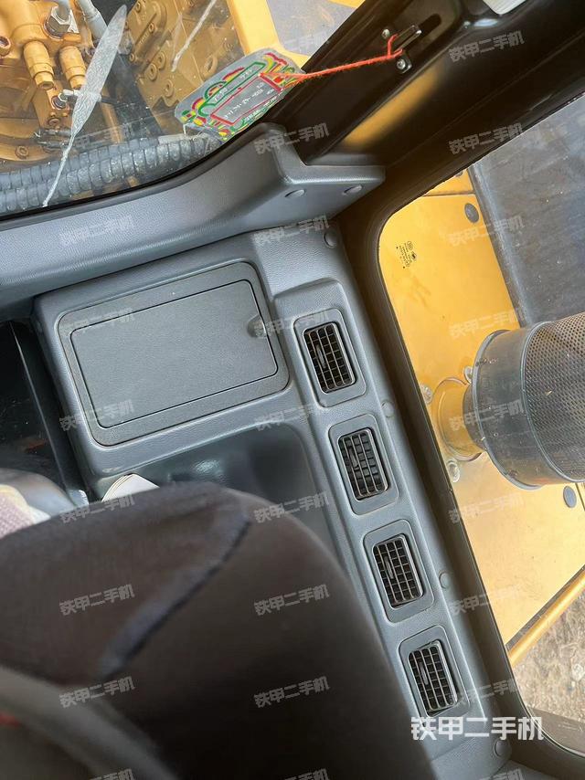 后窗玻璃角標(biāo)（駕駛室部分）