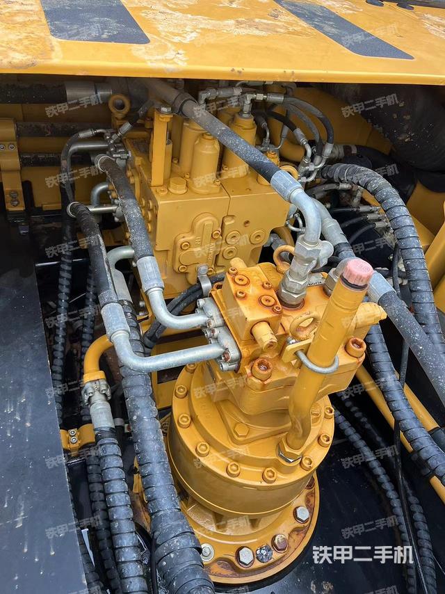 回轉(zhuǎn)馬達(dá)（上車部件）