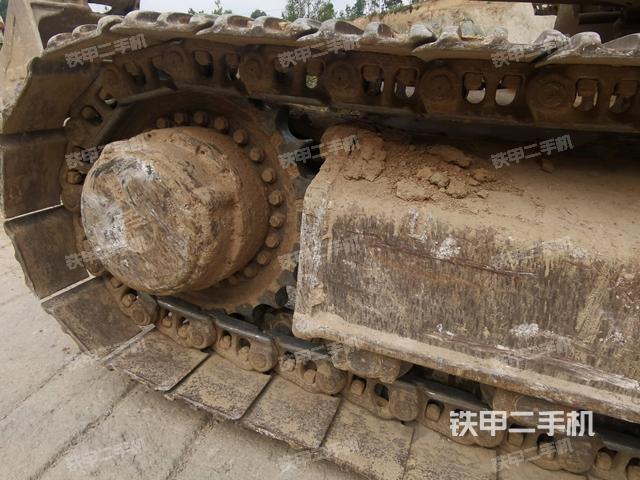 右驅(qū)動輪（行走機構(gòu)）