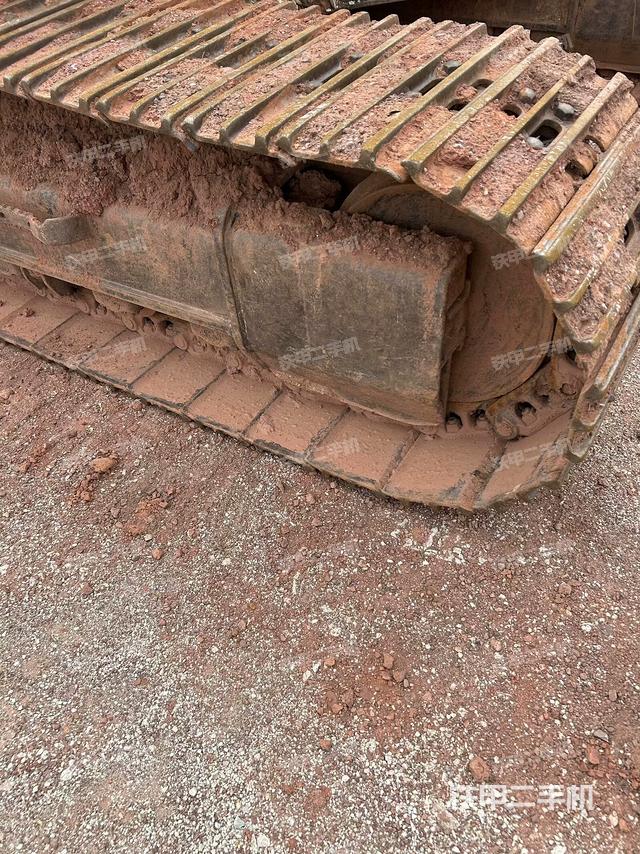 左側(cè)履帶整體?（行走機(jī)構(gòu)）