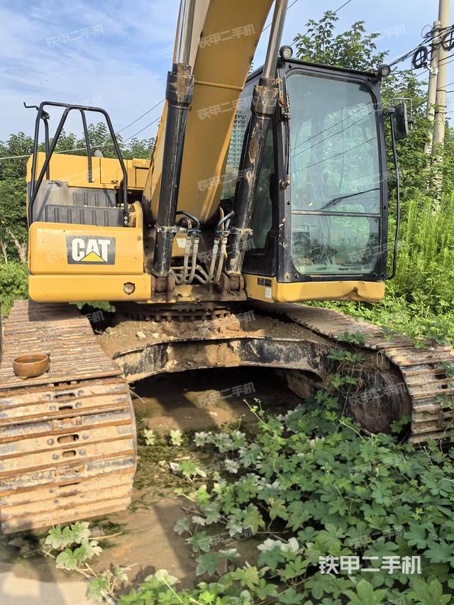 卡特彼勒新一代CAT?323 液壓挖掘機(jī)