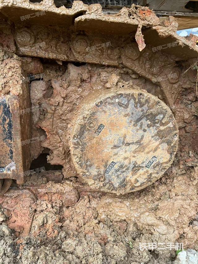 左驅(qū)動輪（行走機(jī)構(gòu)）