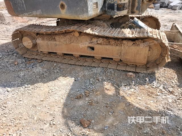 右側(cè)履帶整體?(行走機(jī)構(gòu)) 右側(cè)履帶整體?(行走機(jī)構(gòu))