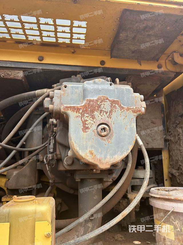 液壓泵斜45?左（大件艙室）