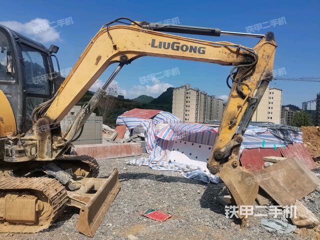 大臂整體?右側(cè)(工作和回轉(zhuǎn)裝置) 大臂整體?右側(cè)(工作和回轉(zhuǎn)裝置)