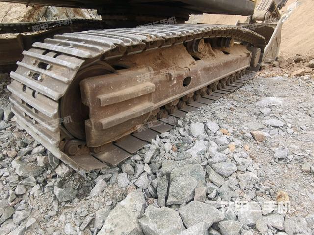 左側履帶整體?（行走機構）