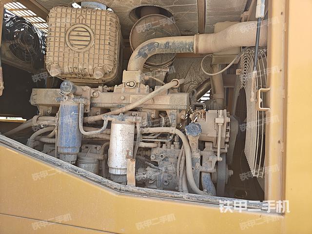 發(fā)動(dòng)機(jī)左側(cè)（整機(jī)外觀及大件）