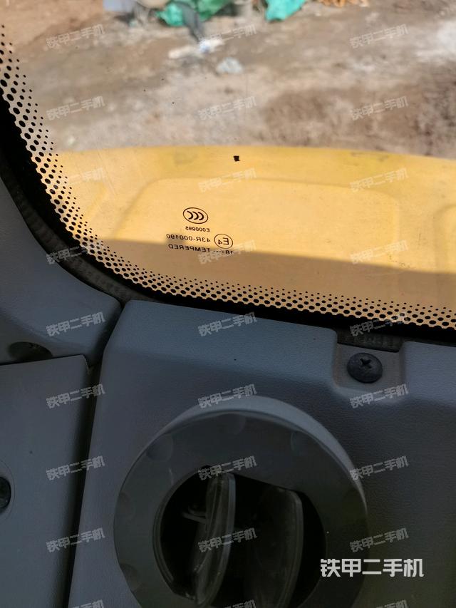 后窗玻璃角標(biāo)(駕駛室部分) 后窗玻璃角標(biāo)(駕駛室部分)