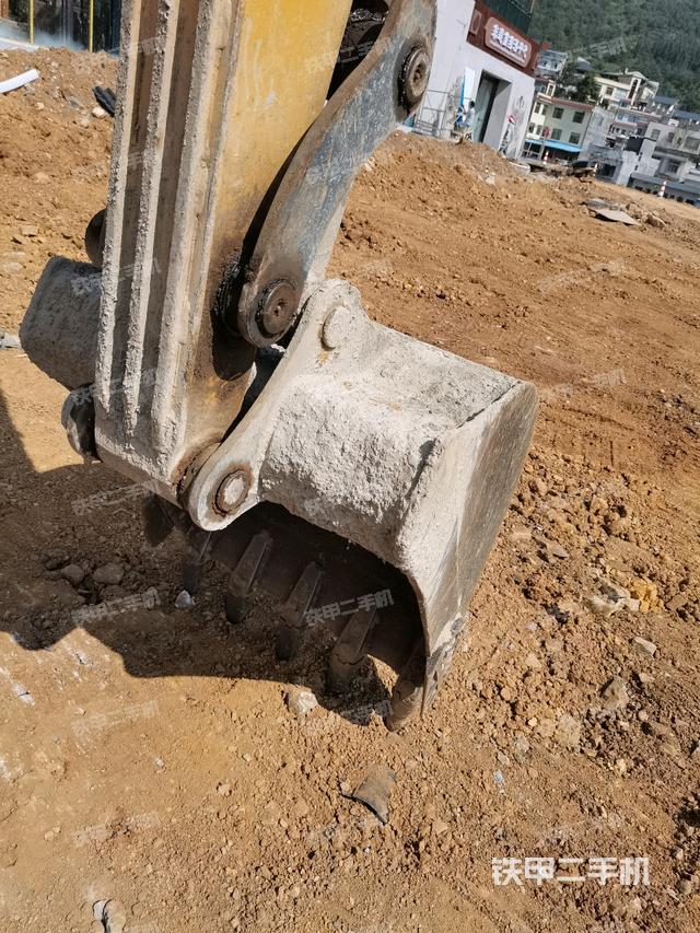 鏟斗右后整體（工作和回轉(zhuǎn)裝置）