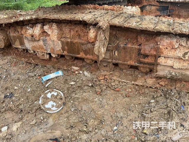 左側(cè)履帶整體?（行走機(jī)構(gòu)）