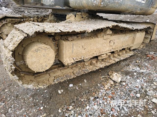 右側(cè)履帶整體?（行走機(jī)構(gòu)）