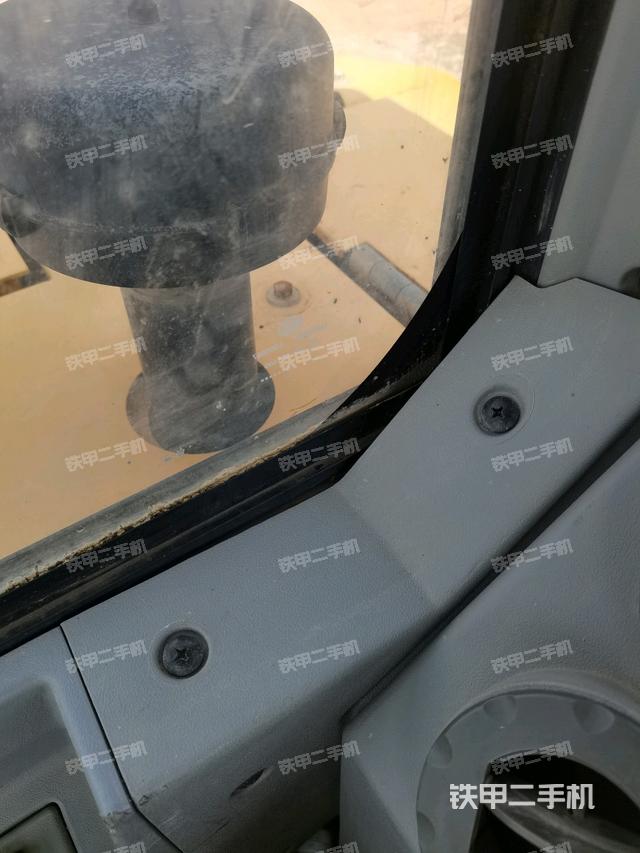 右側(cè)玻璃角標(biāo)(駕駛室部分) 右側(cè)玻璃角標(biāo)(駕駛室部分)