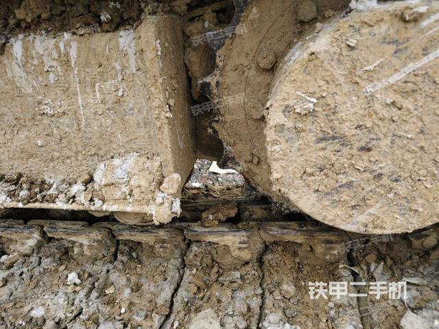 左驅(qū)動輪（行走機(jī)構(gòu)）