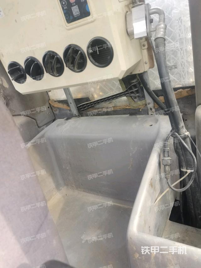 座椅后部（駕駛室部分）