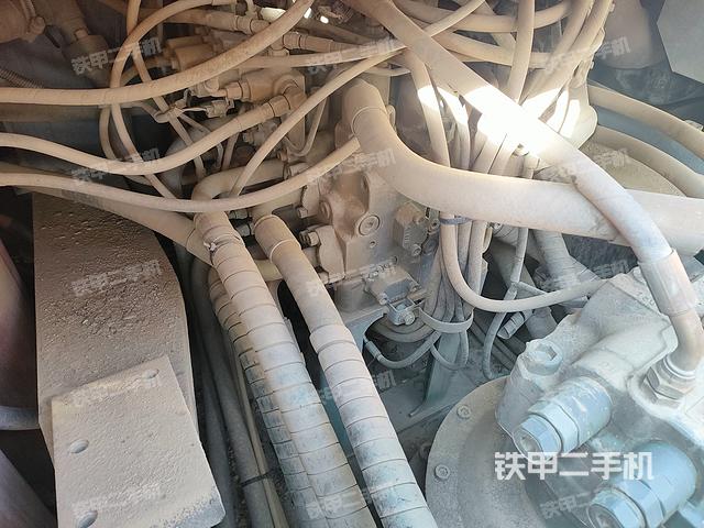 駕駛室整體（整機(jī)外觀）