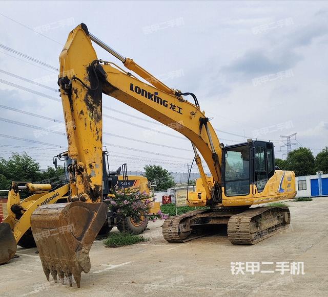 龙工LG6225E挖掘机