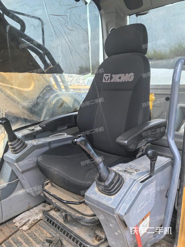 駕駛室整體（整機(jī)外觀）