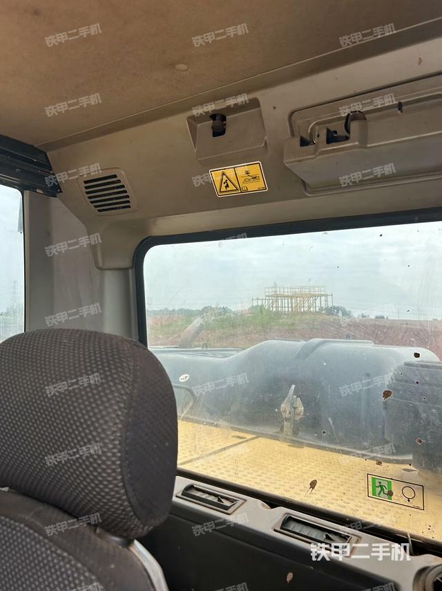 后窗玻璃角標(biāo)（駕駛室部分）