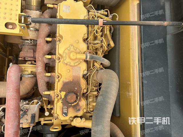 發(fā)動(dòng)機(jī)室（上車(chē)部件）