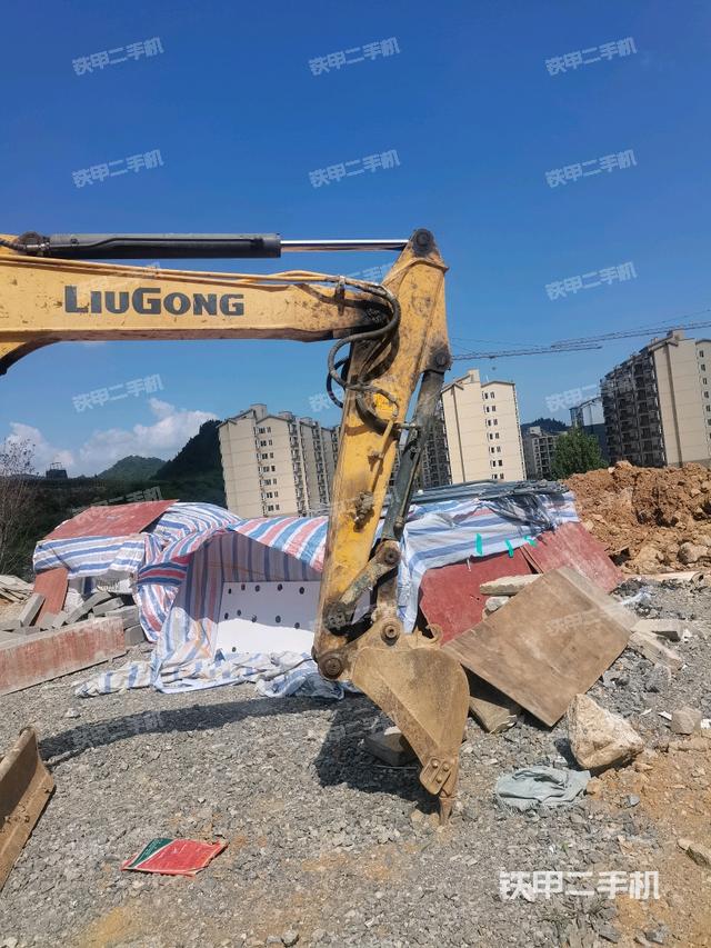 小臂整體右前(工作和回轉(zhuǎn)裝置) 小臂整體右前(工作和回轉(zhuǎn)裝置)