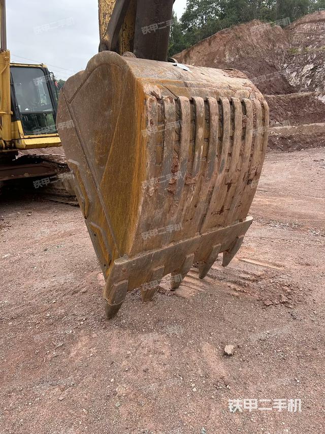 右側(cè)履帶整體（行走機構(gòu)）