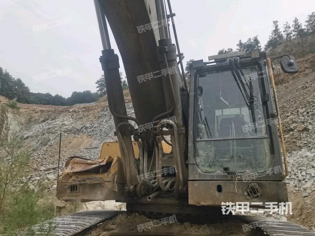 大臂油缸整體?豎拍（工作和回轉(zhuǎn)裝置）