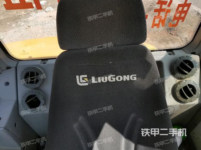 座椅后部(駕駛室部分) 座椅后部(駕駛室部分)