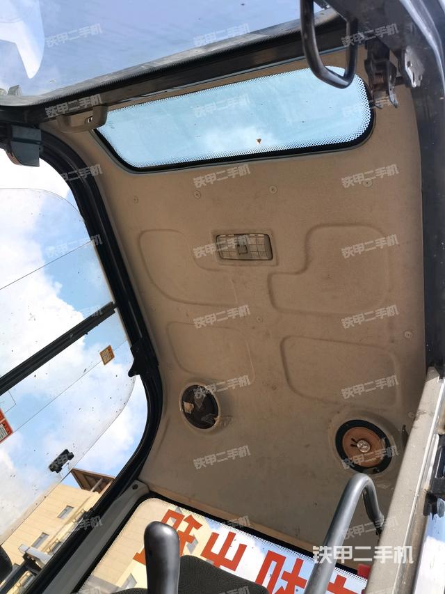 頂棚整體(駕駛室部分) 頂棚整體(駕駛室部分)