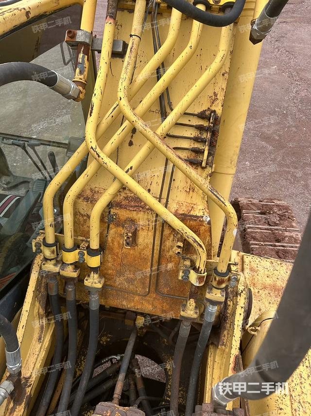 大臂油缸整體?豎拍（工作和回轉(zhuǎn)裝置）