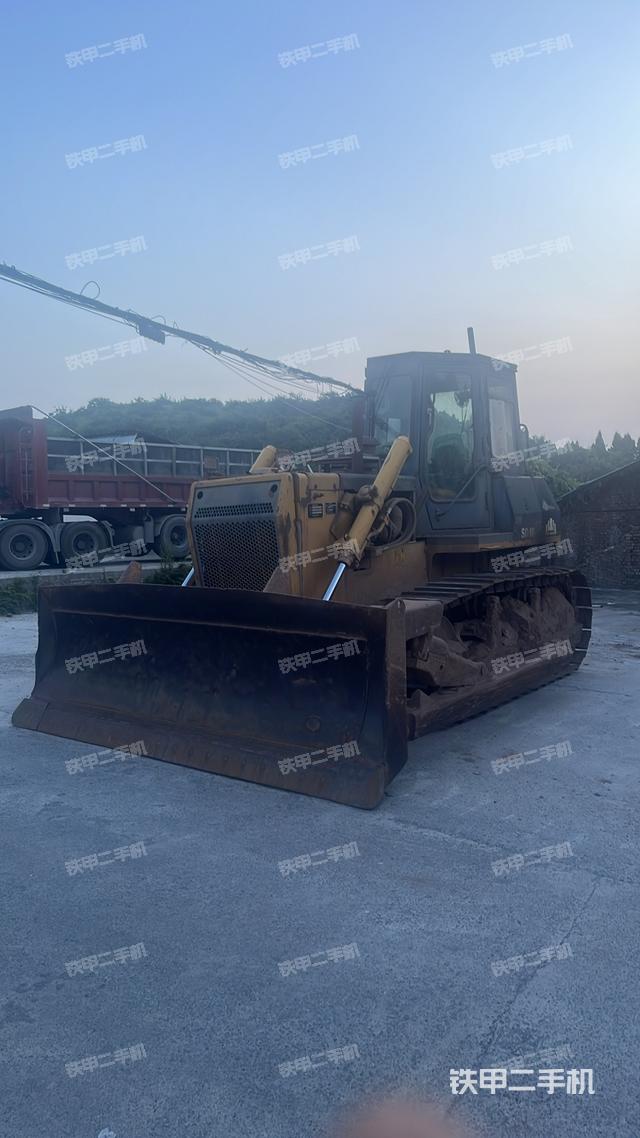 山推SD16标准型推土机