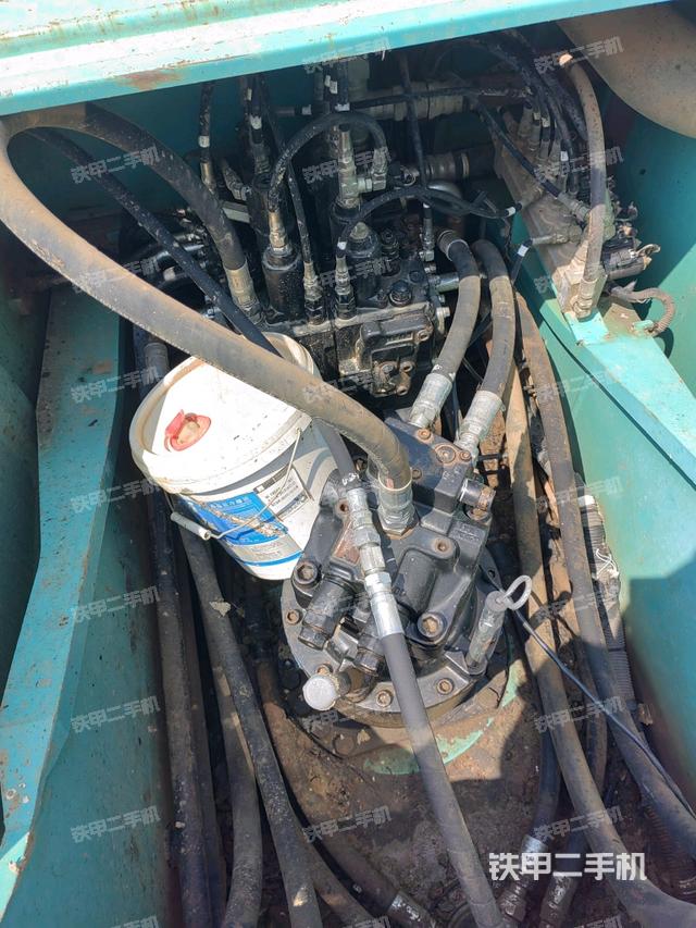 回轉(zhuǎn)馬達(dá)（上車部件）