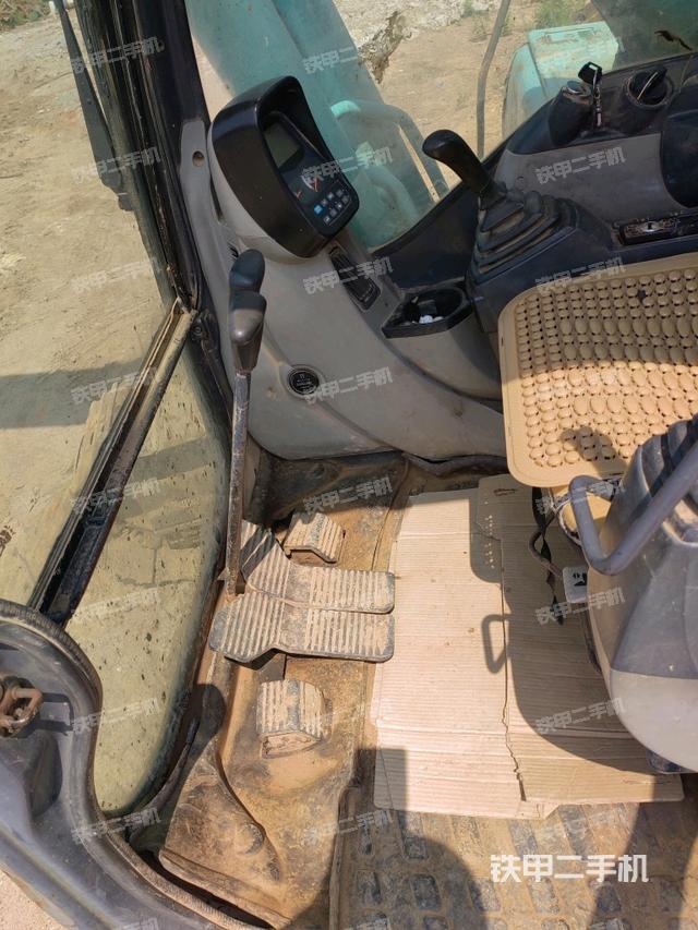 后窗玻璃角標(biāo)（駕駛室部分）