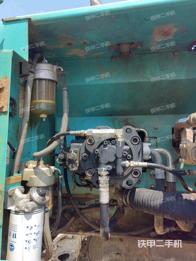 液壓泵斜45?左（大件艙室）