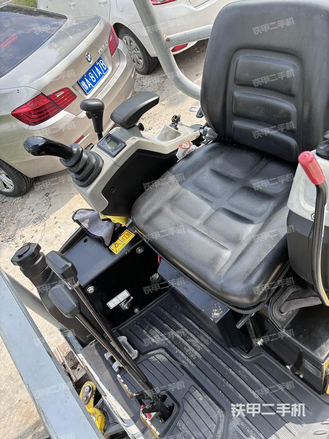 驾驶室整体（整机外观）