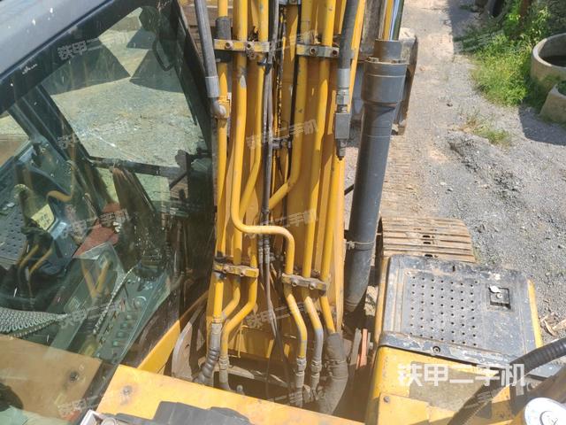 大臂背部俯视（工作和回转装置）