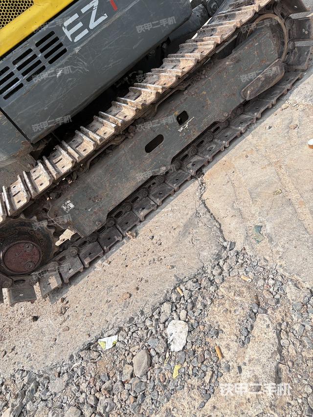 单侧履带整体（整机外观）