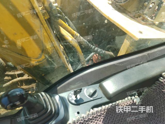 座椅右侧控制台/钥匙门/油门/含右手柄（驾驶室部分）