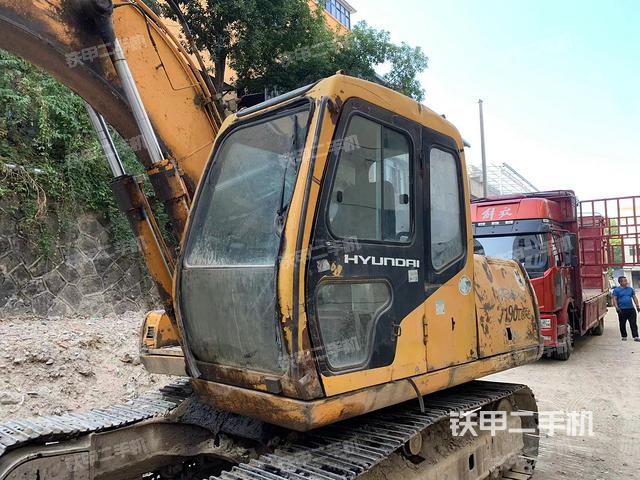 现代R130-5挖掘机