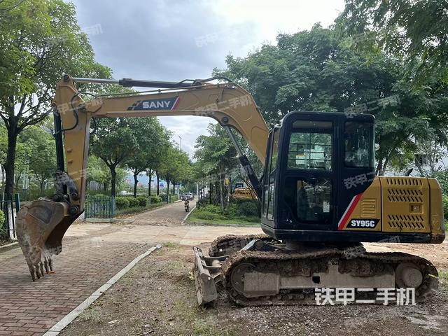 三一重工SY95C挖掘机